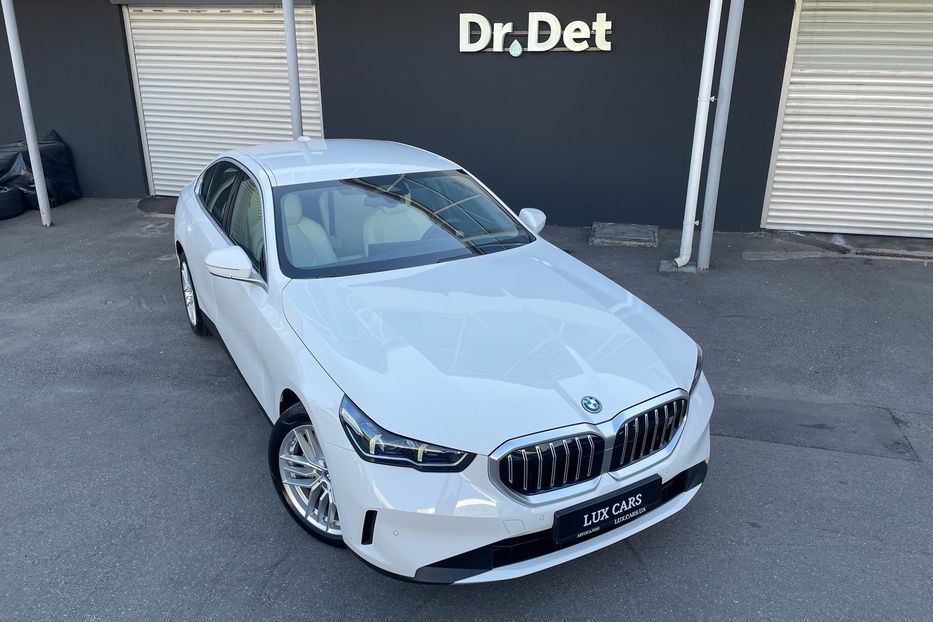Продам BMW 540 i5 eDrive 40 2024 года в Киеве