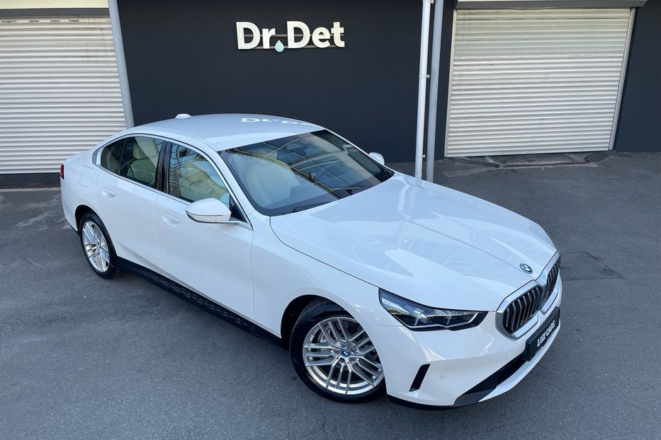 Продам BMW 540 i5 eDrive 40 2024 года в Киеве
