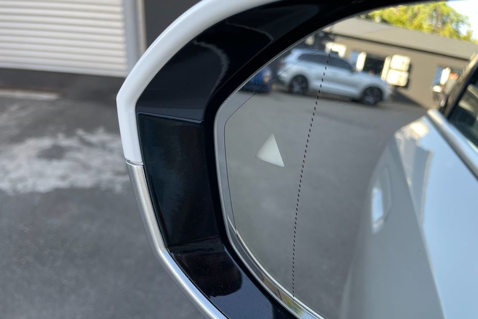 Продам BMW 540 i5 eDrive 40 2024 года в Киеве