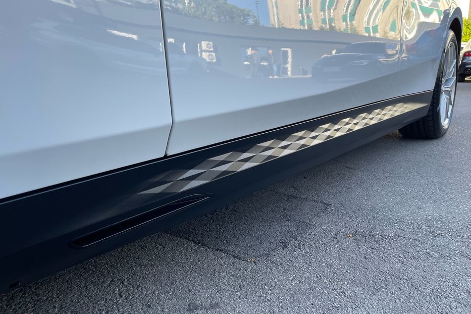 Продам BMW 540 i5 eDrive 40 2024 года в Киеве