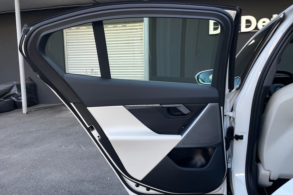 Продам BMW 540 i5 eDrive 40 2024 года в Киеве