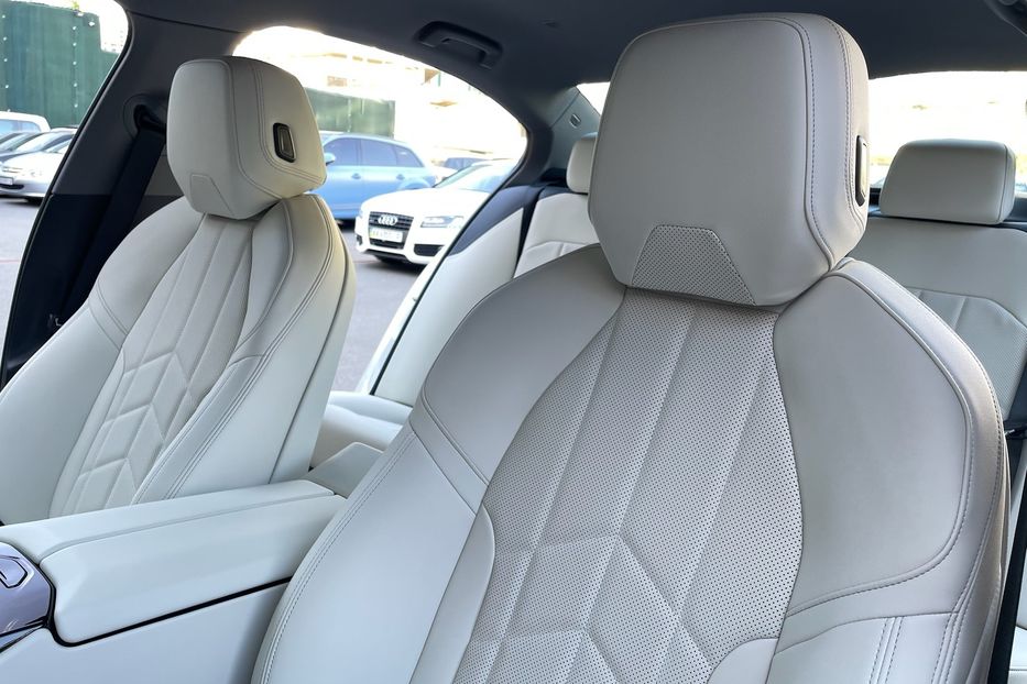 Продам BMW 540 i5 eDrive 40 2024 года в Киеве