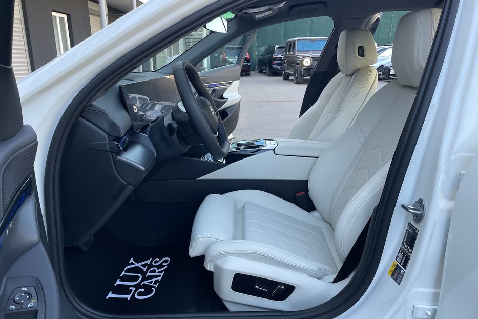 Продам BMW 540 i5 eDrive 40 2024 года в Киеве