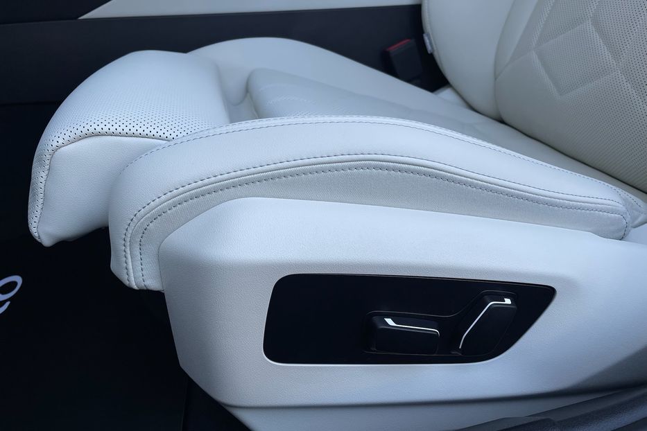 Продам BMW 540 i5 eDrive 40 2024 года в Киеве