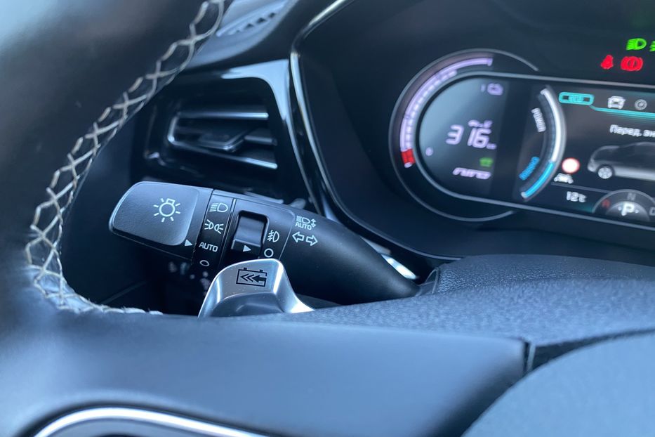 Продам Kia Niro 64кВт ТепловийПдгрвкермасидінь 2021 года в Львове