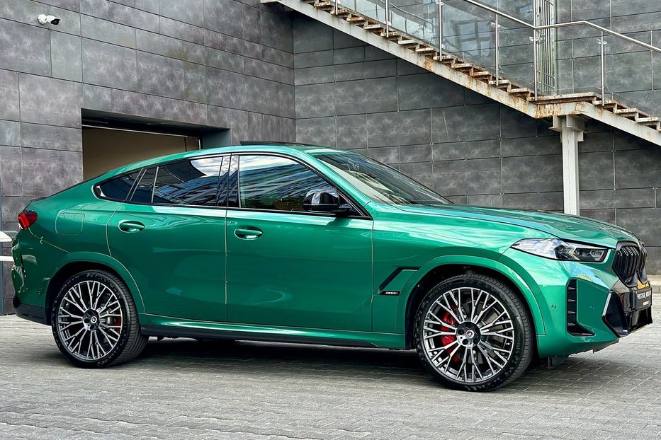 Продам BMW X6 M60i 2023 года в Киеве