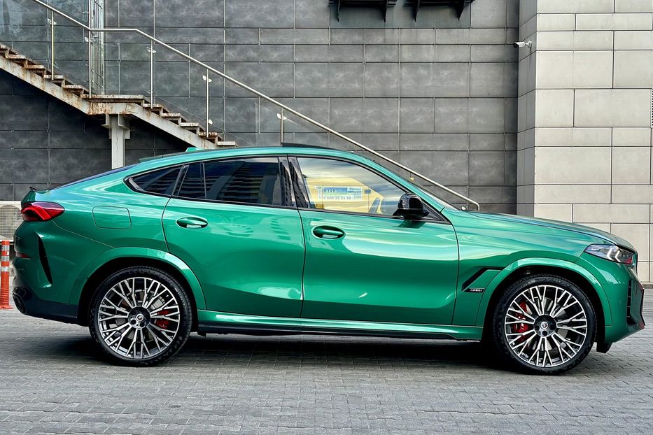 Продам BMW X6 M60i 2023 года в Киеве