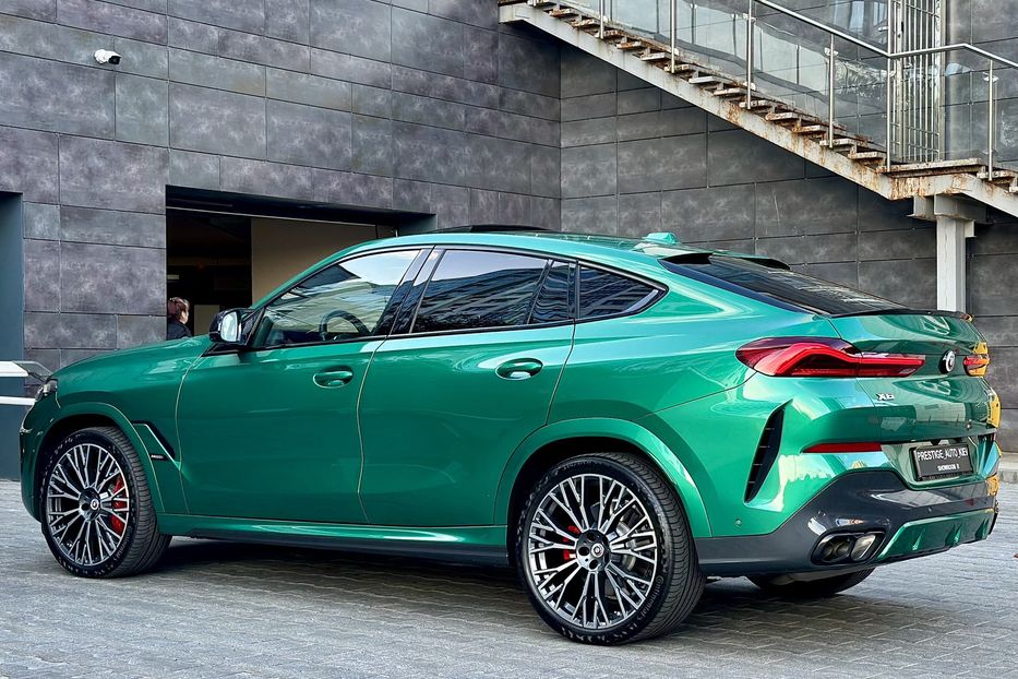 Продам BMW X6 M60i 2023 года в Киеве