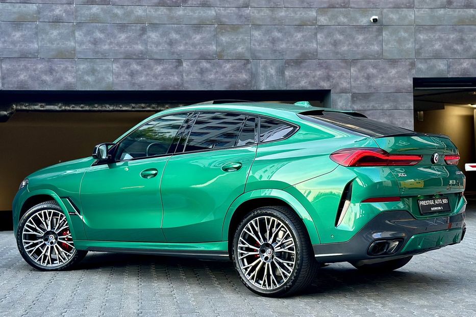 Продам BMW X6 M60i 2023 года в Киеве