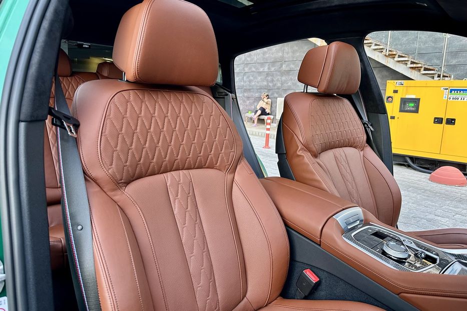 Продам BMW X6 M60i 2023 года в Киеве