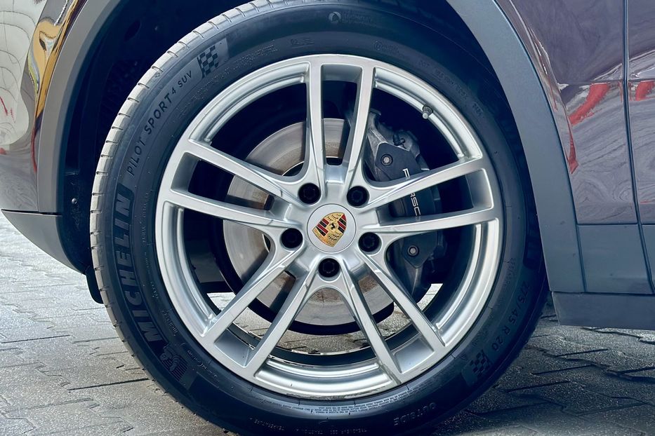 Продам Porsche Cayenne 2018 года в Киеве