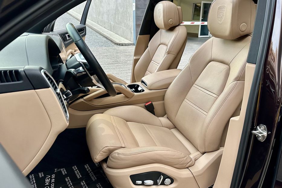 Продам Porsche Cayenne 2018 года в Киеве