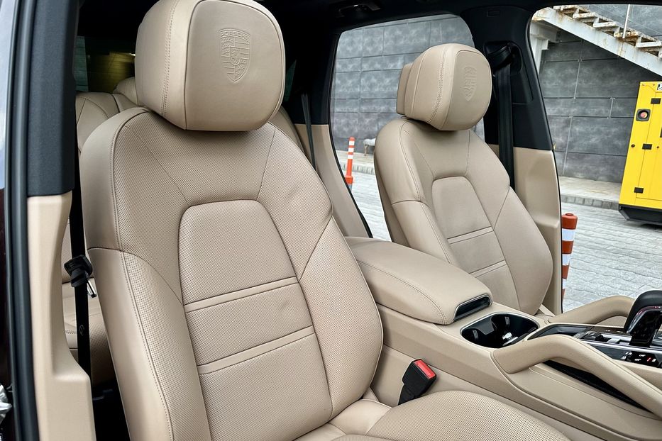 Продам Porsche Cayenne 2018 года в Киеве