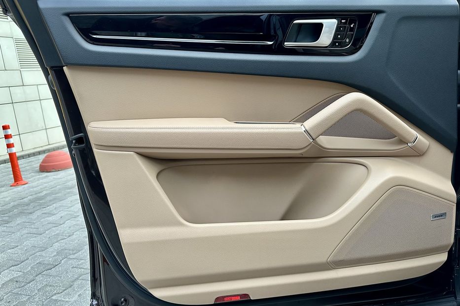 Продам Porsche Cayenne 2018 года в Киеве