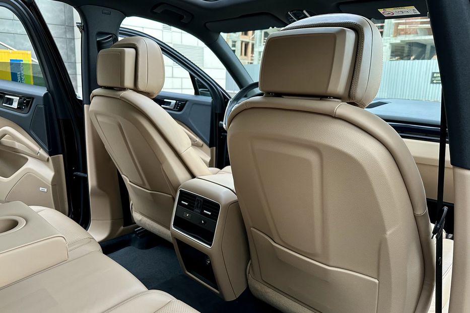Продам Porsche Cayenne 2018 года в Киеве