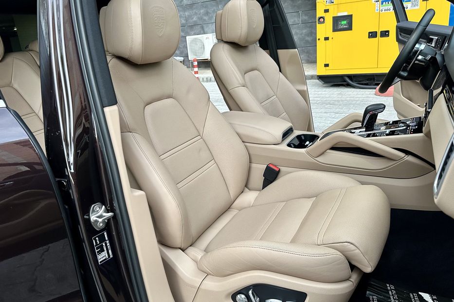 Продам Porsche Cayenne 2018 года в Киеве