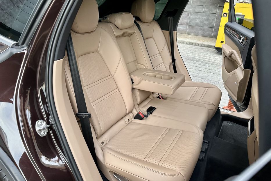 Продам Porsche Cayenne 2018 года в Киеве