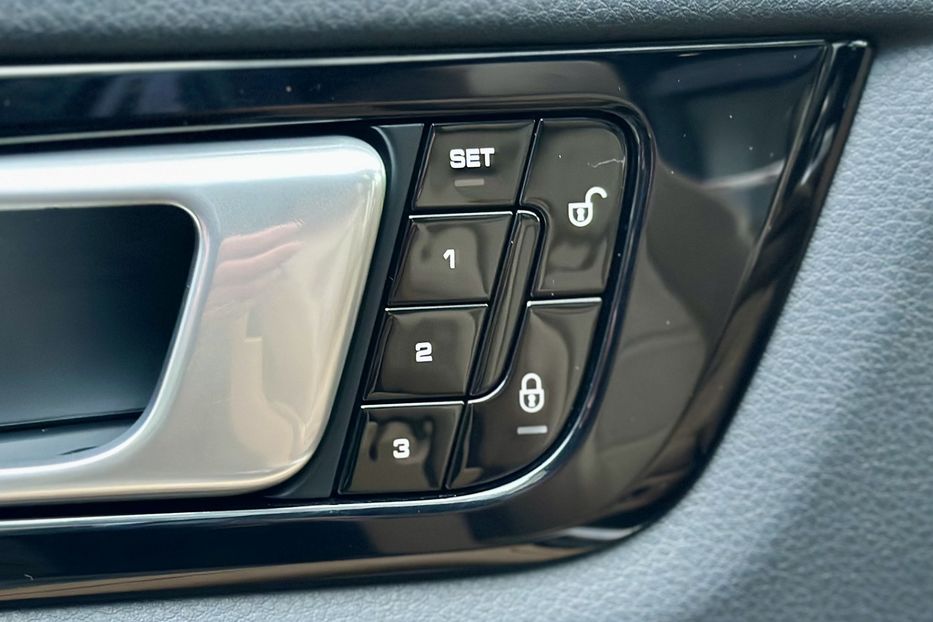 Продам Porsche Cayenne 2018 года в Киеве