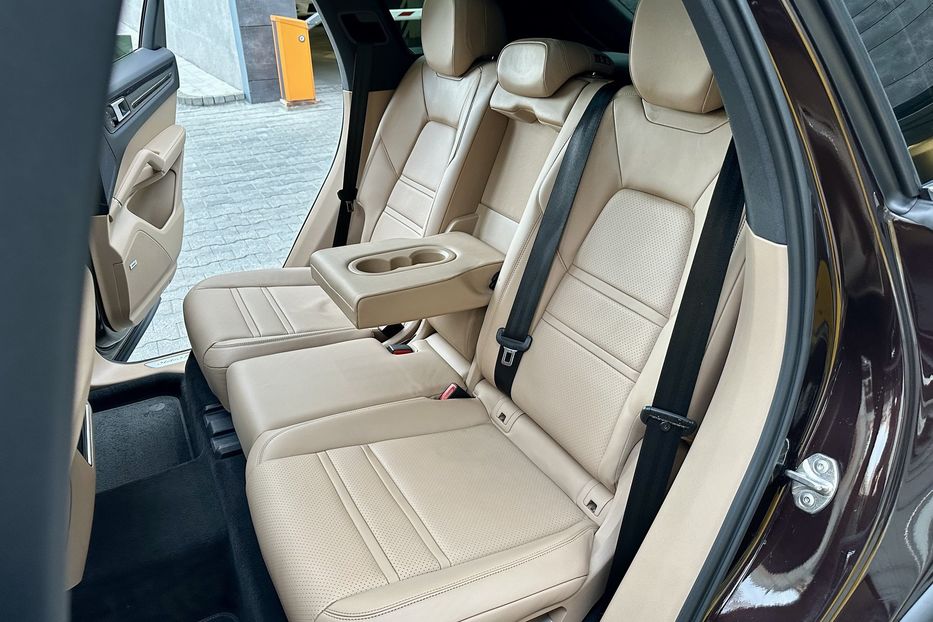 Продам Porsche Cayenne 2018 года в Киеве