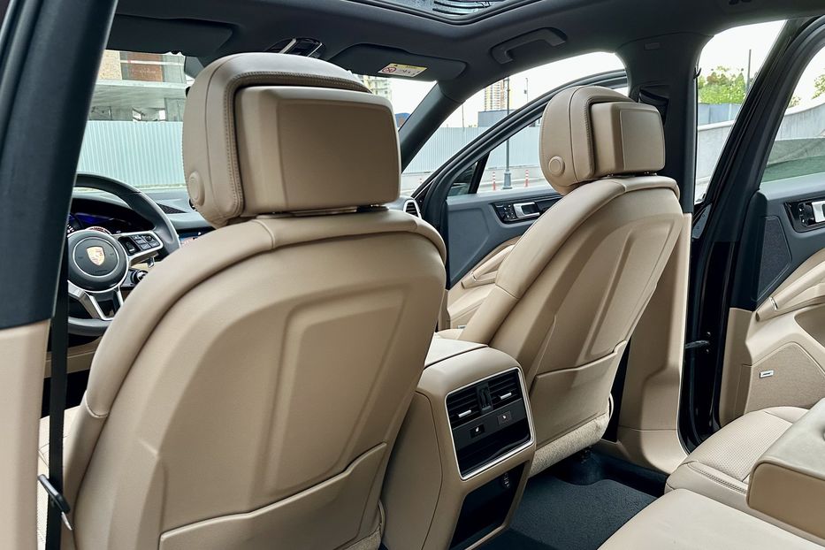 Продам Porsche Cayenne 2018 года в Киеве