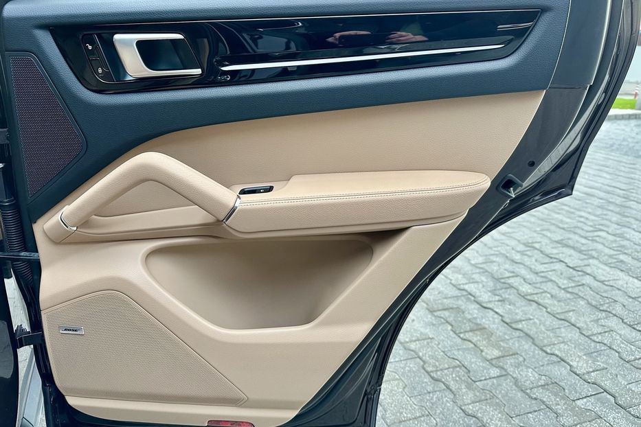 Продам Porsche Cayenne 2018 года в Киеве