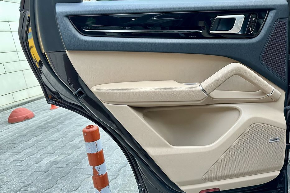 Продам Porsche Cayenne 2018 года в Киеве