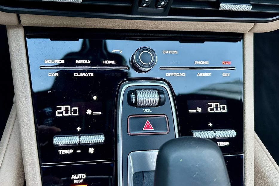 Продам Porsche Cayenne 2018 года в Киеве