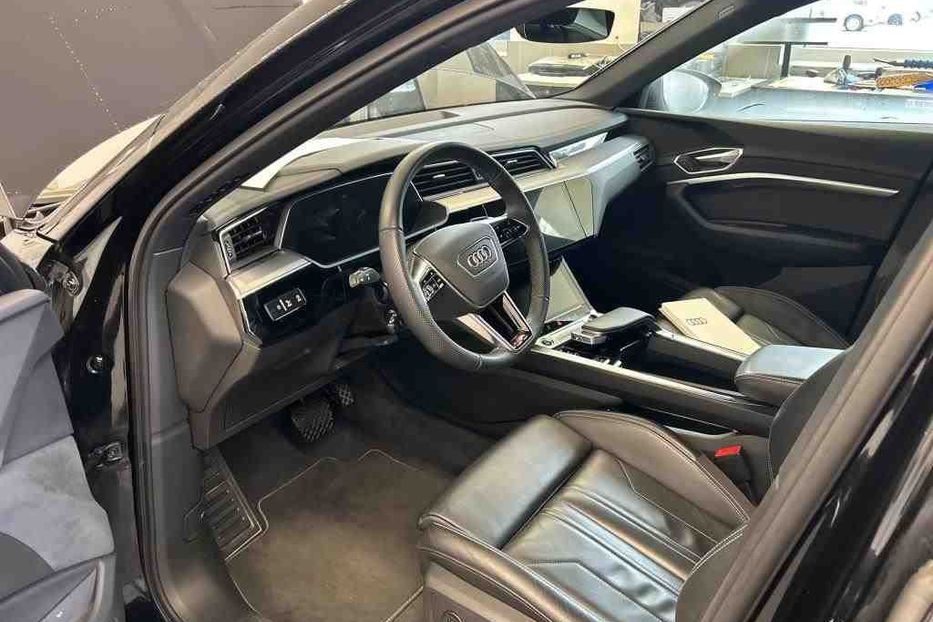 Продам Audi E-Tron 55 S Line quattro  2022 года в Львове