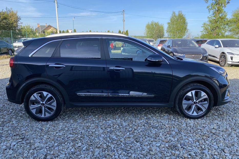 Продам Kia Niro ПідгрівсидінькермаСліпізониJBL 2021 года в Львове