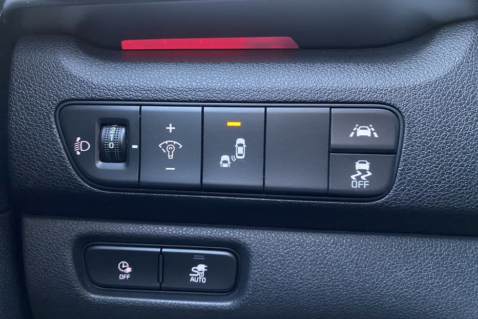 Продам Kia Niro ПідгрівсидінькермаСліпізониJBL 2021 года в Львове