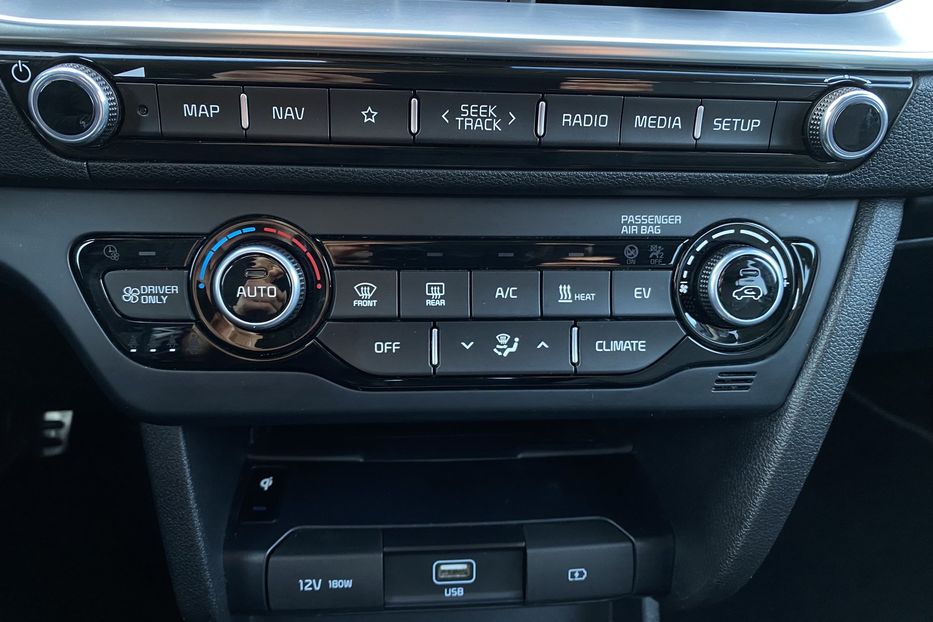 Продам Kia Niro ПідгрівсидінькермаСліпізониJBL 2021 года в Львове