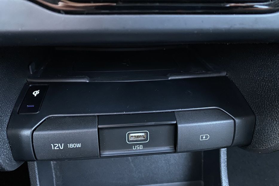 Продам Kia Niro ПідгрівсидінькермаСліпізониJBL 2021 года в Львове