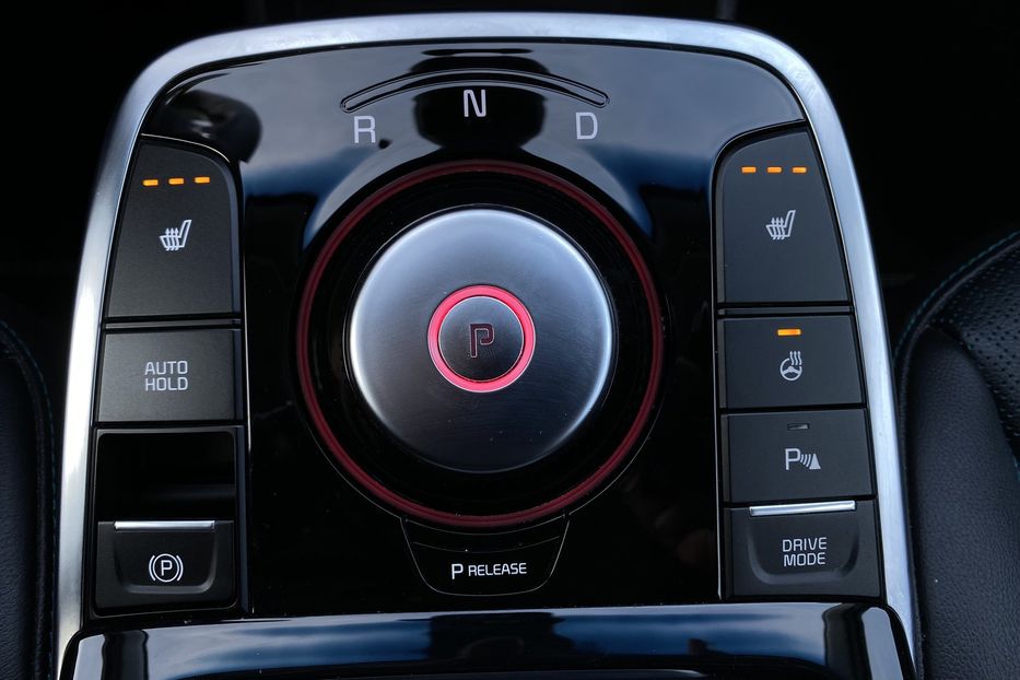 Продам Kia Niro ПідгрівсидінькермаСліпізониJBL 2021 года в Львове