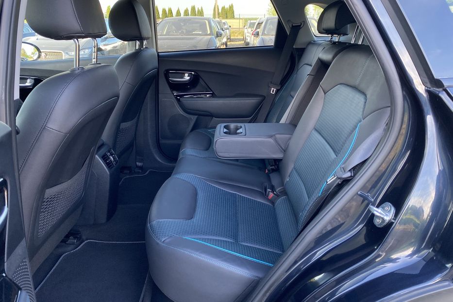 Продам Kia Niro ПідгрівсидінькермаСліпізониJBL 2021 года в Львове