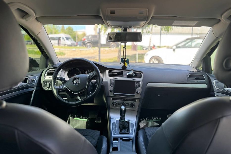 Продам Volkswagen Golf VII 2014 года в Черновцах
