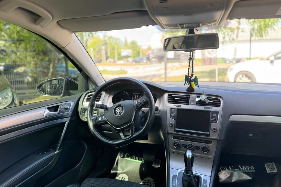 Продам Volkswagen Golf VII 2014 года в Черновцах