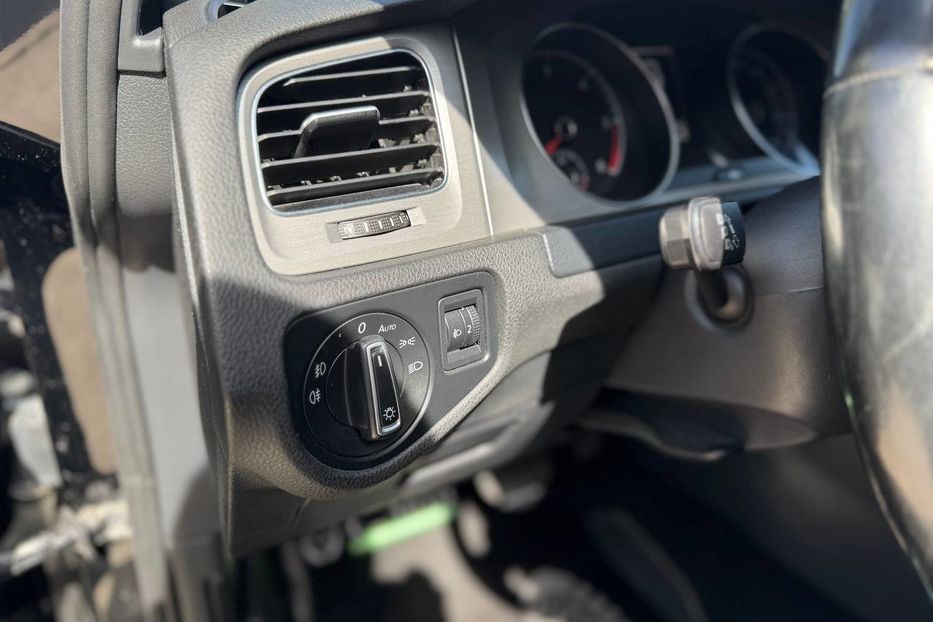 Продам Volkswagen Golf VII 2014 года в Черновцах