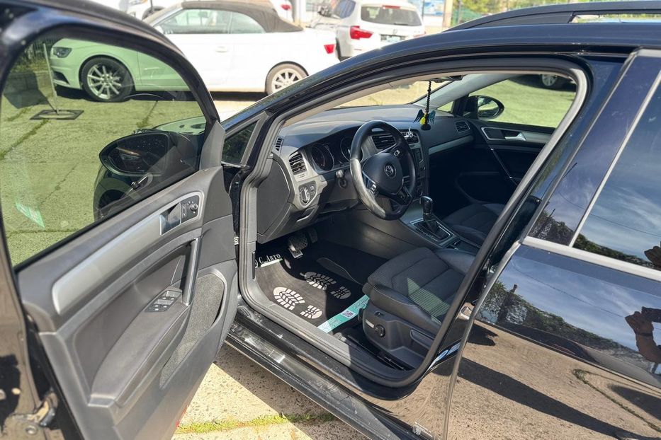 Продам Volkswagen Golf VII 2014 года в Черновцах