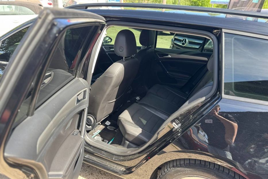 Продам Volkswagen Golf VII 2014 года в Черновцах
