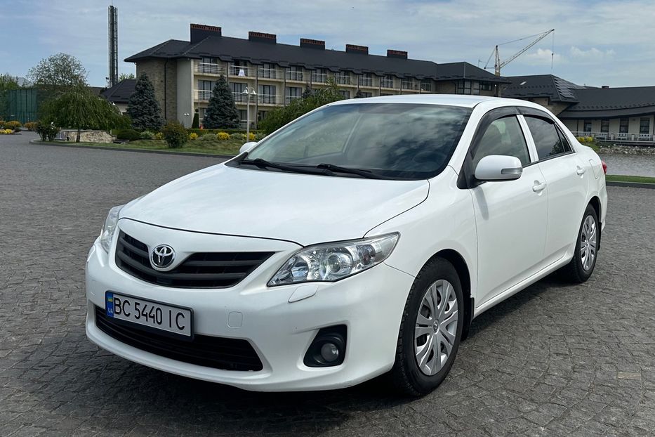 Продам Toyota Corolla 1.4 дизель два комплекта коліс 2013 года в Львове