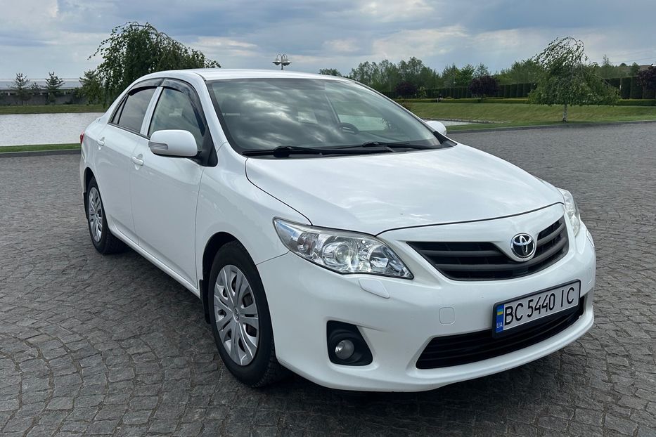 Продам Toyota Corolla 1.4 дизель два комплекта коліс 2013 года в Львове