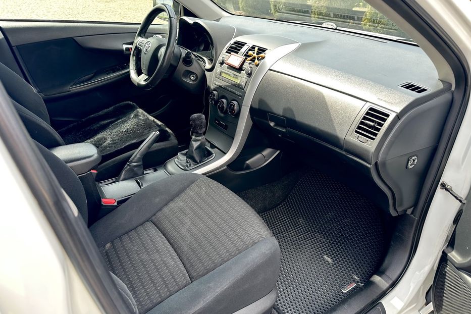 Продам Toyota Corolla 1.4 дизель два комплекта коліс 2013 года в Львове