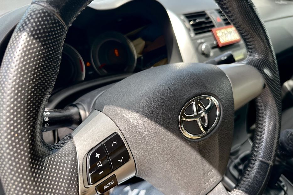 Продам Toyota Corolla 1.4 дизель два комплекта коліс 2013 года в Львове