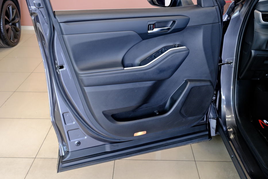 Продам Toyota Highlander Hybrid 2023 года в Одессе