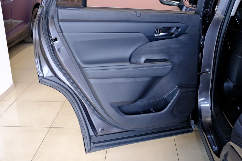 Продам Toyota Highlander Hybrid 2023 года в Одессе