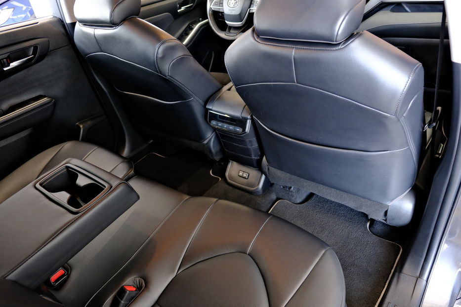 Продам Toyota Highlander Hybrid 2023 года в Одессе