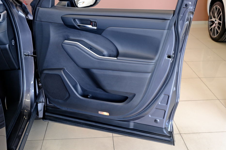 Продам Toyota Highlander Hybrid 2023 года в Одессе