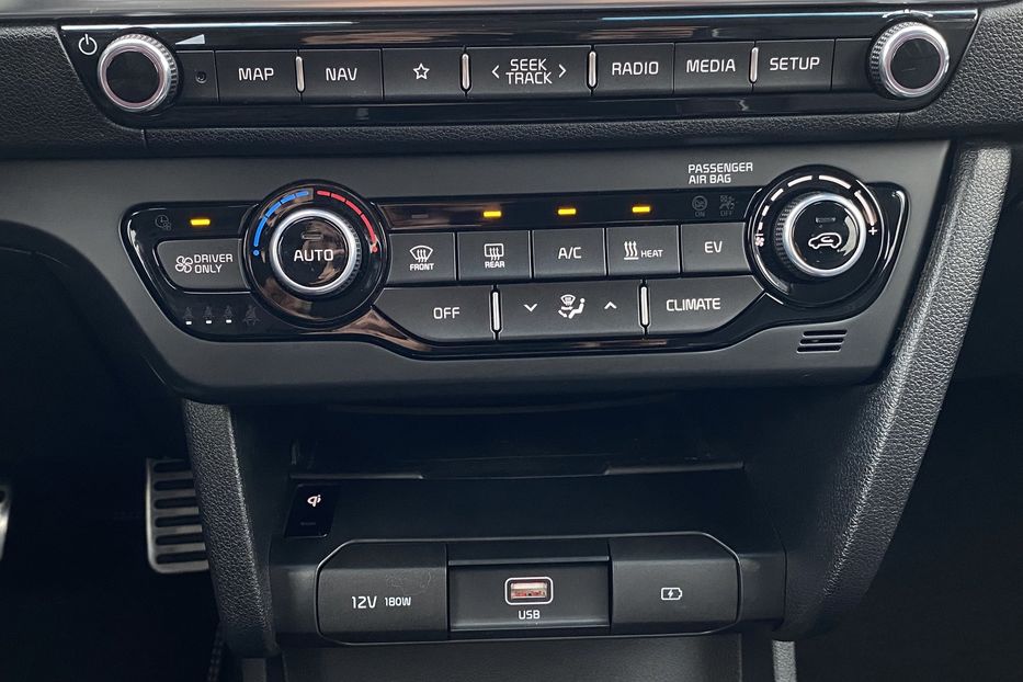 Продам Kia Niro 64kWhМакс.комплектаціяPrestige 2020 года в Львове