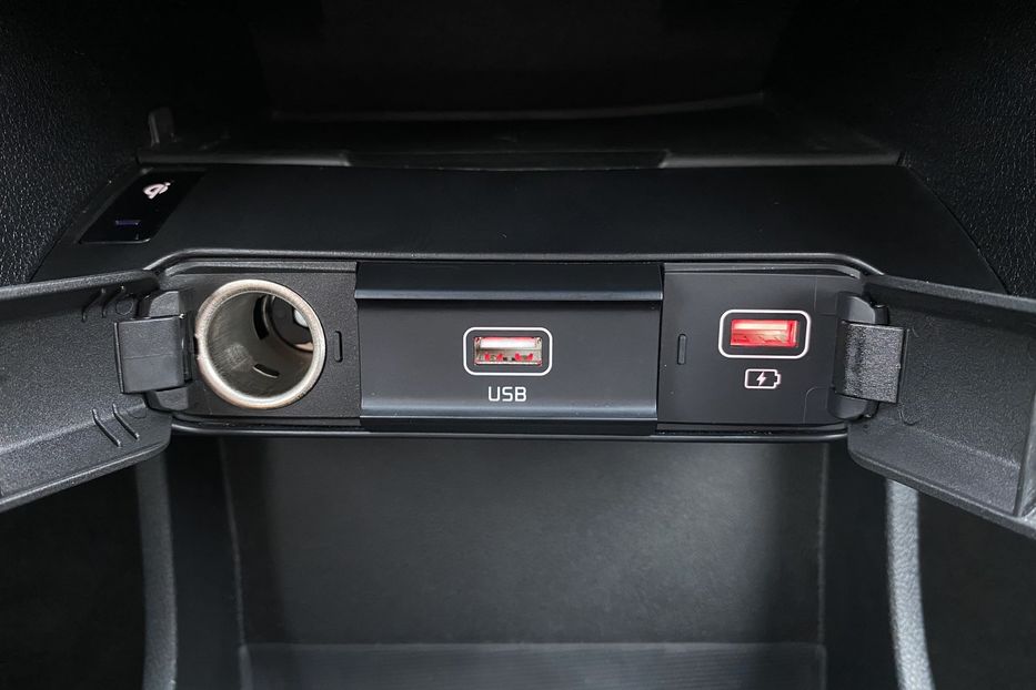 Продам Kia Niro 64kWhМакс.комплектаціяPrestige 2020 года в Львове