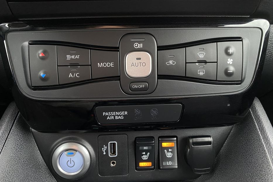 Продам Nissan Leaf 62кВтПдгрвкермасидіньКамера360 2020 года в Львове